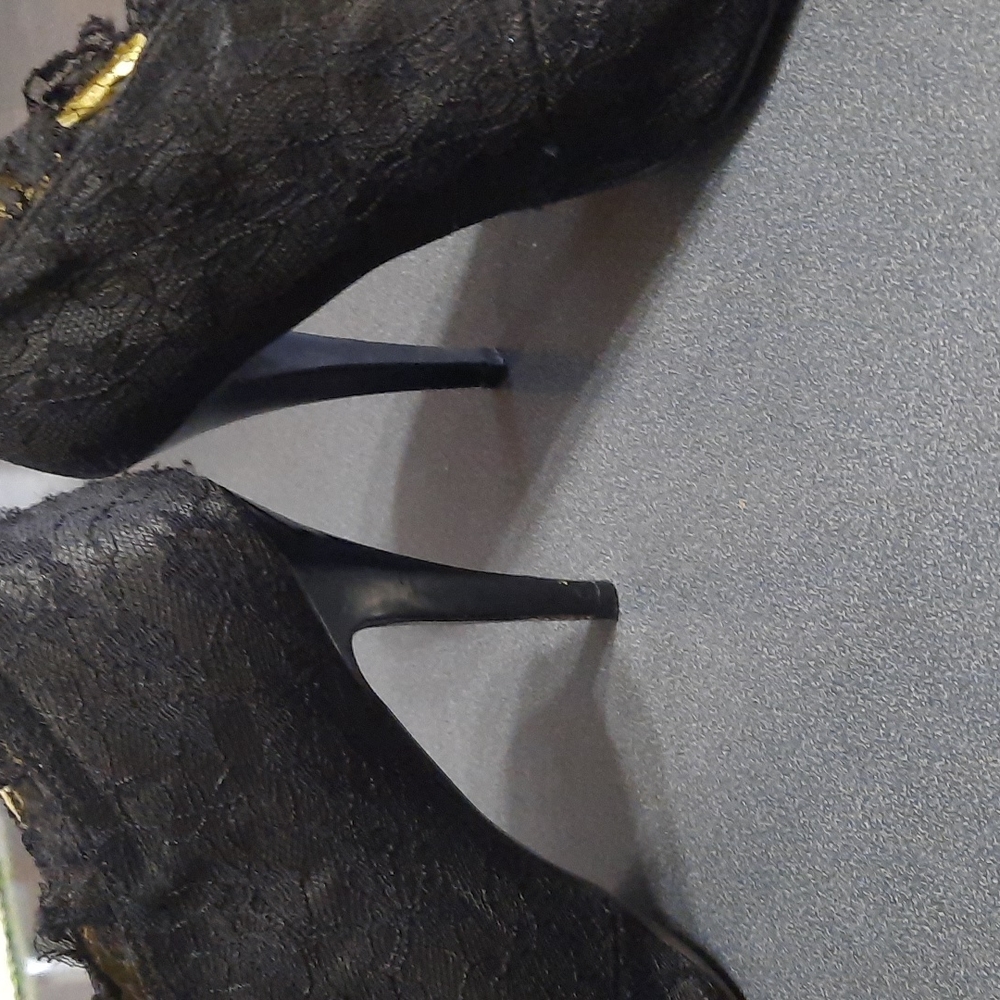 High heels - Picture 2 of 2